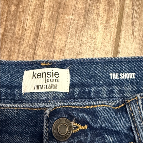 Kensie Mid Rise Frayed Hem Shorts - Picture 3 of 5